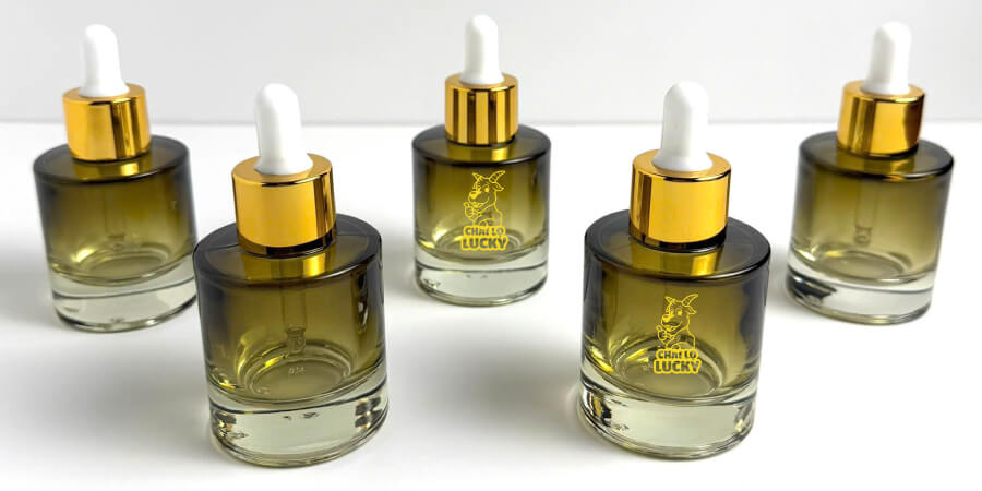 màu sắc của chai serum xanh lá