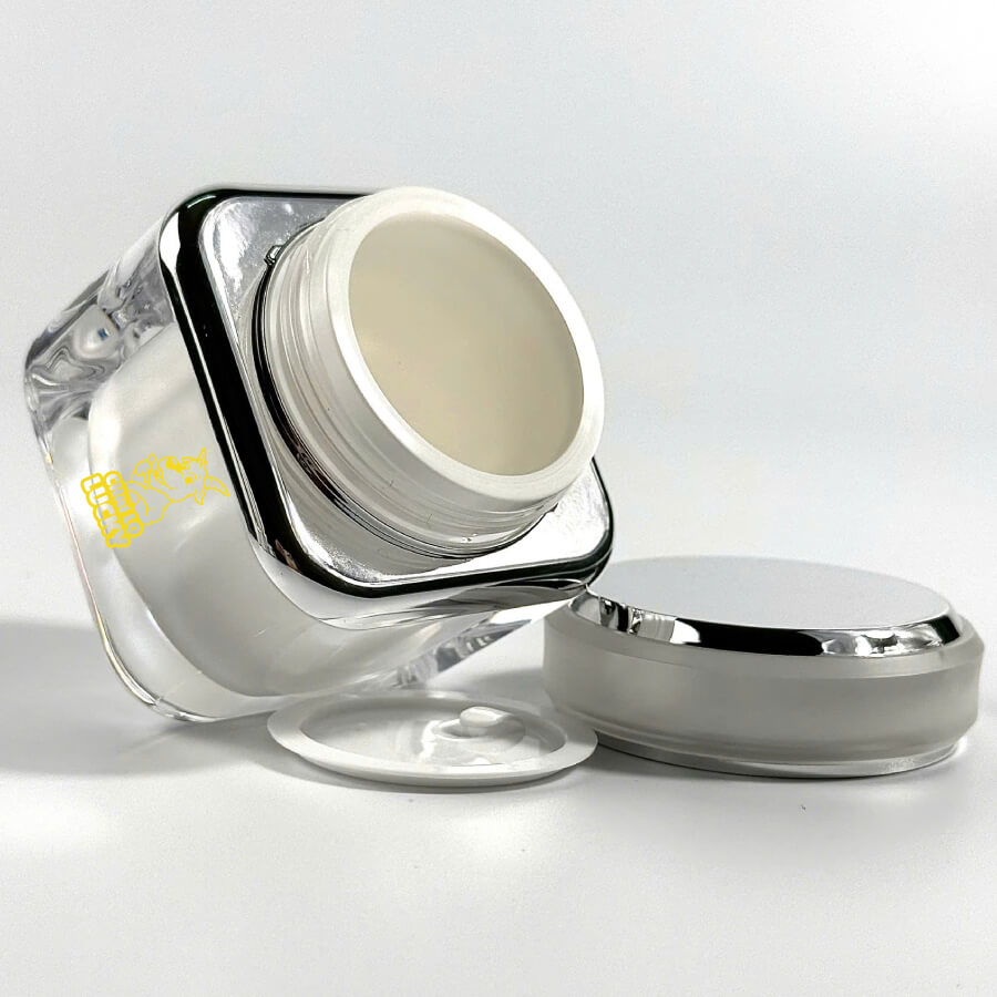 chất liệu nhựa acrylic cao cấp
